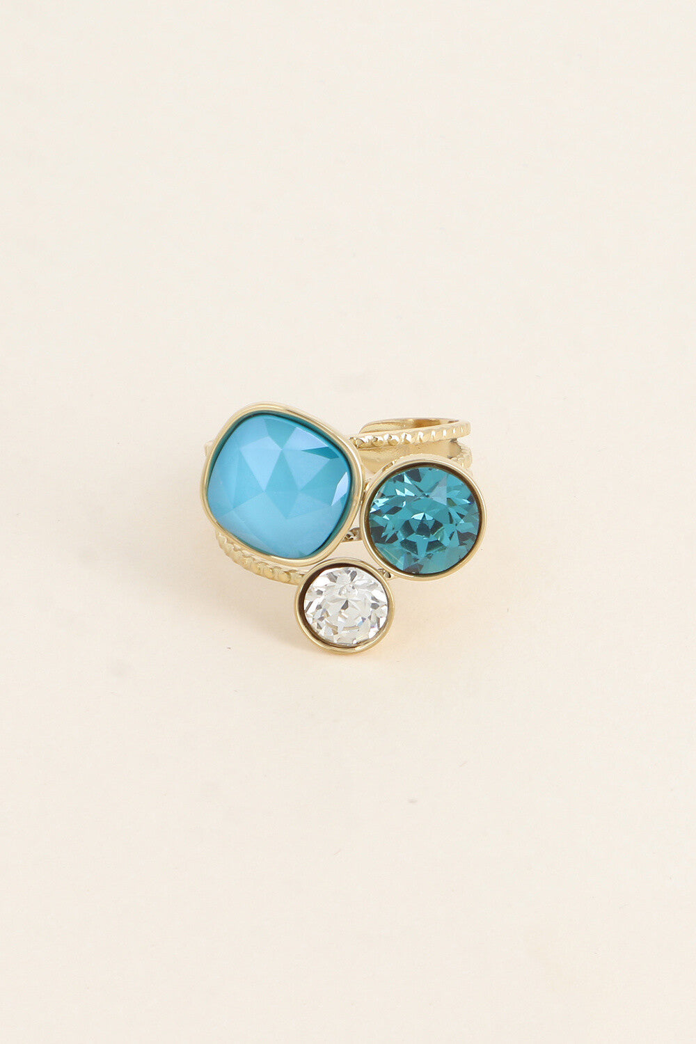 Bague trilogie dorée ornée de cristaux de Swarovski® CYAN