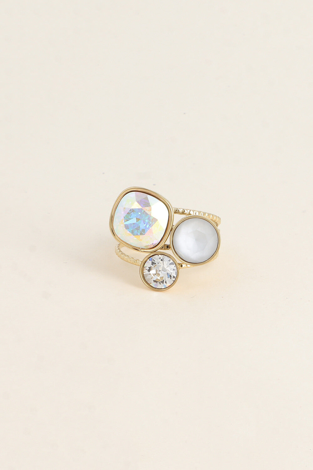 Bague trilogie dorée ornée de cristaux de Swarovski® GRIS CLAIR