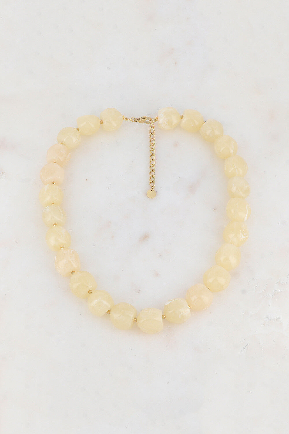 COLLIER ZELIA PERLES EN RESINE VANILLE