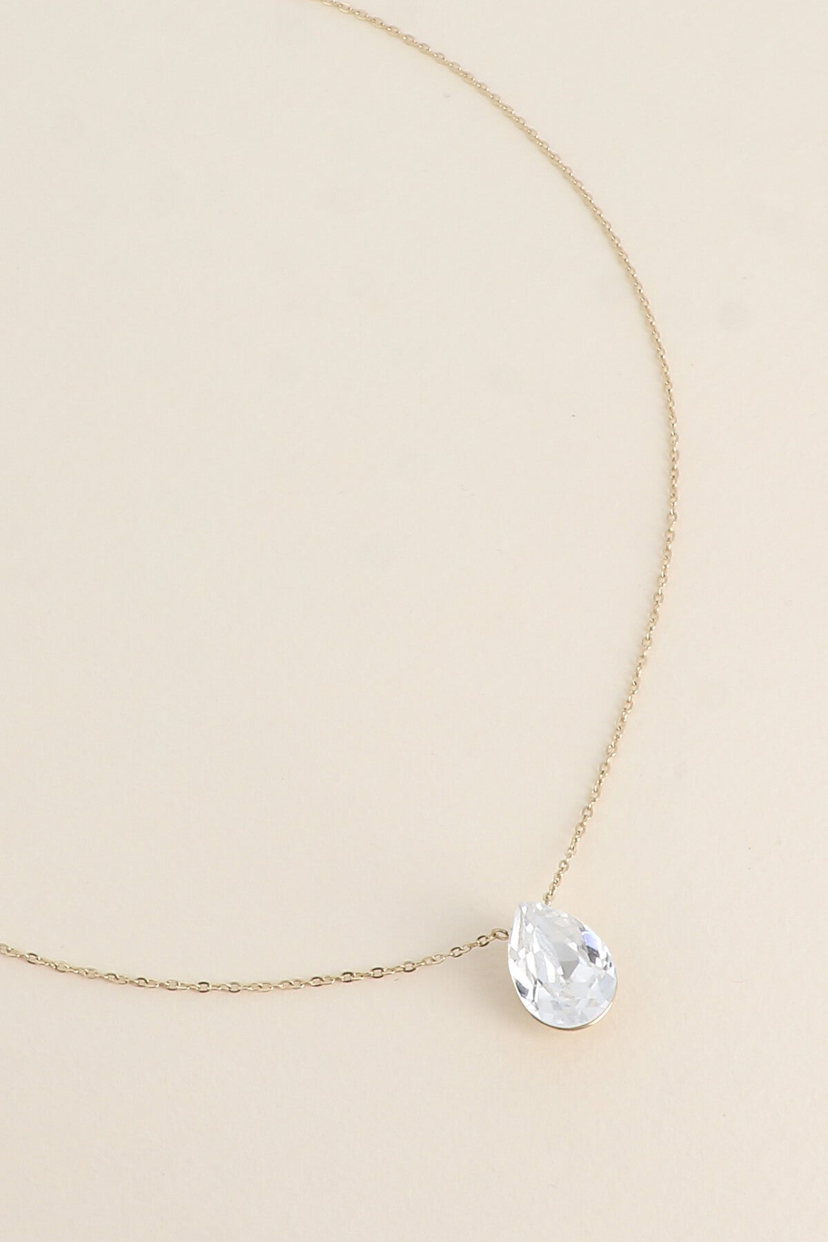 Collier Bertille doré - orné de cristaux de Swarovski® - forme goutte BLANC