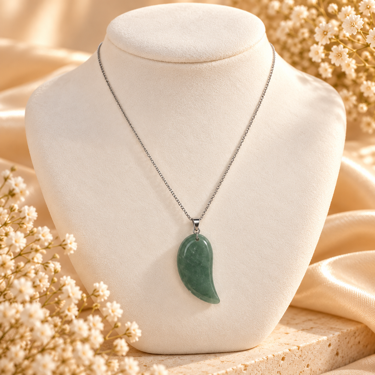COLLIER AILE D'ANGE EN AVENTURINE VERTE