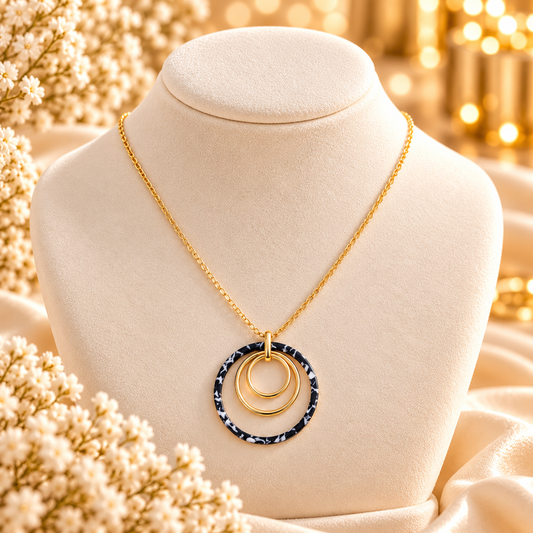 COLLIER LEXIE