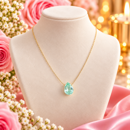 Collier Bertille doré - orné de cristaux de Swarovski® - forme goutte VERT D'EAU