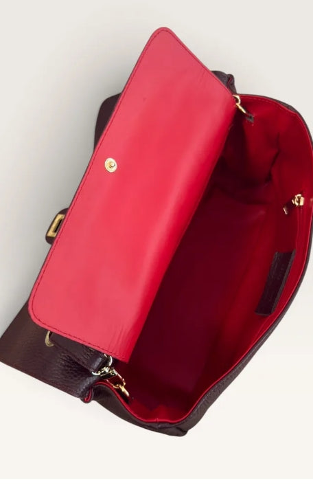 SAC MAEL CAMEL EN CUIR GRAINE AVEC RABAT