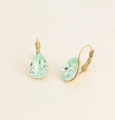 Boucles dormeuses Bertille dorées - goutte - ornées de cristaux de Swarovski®  VERT D'EAU