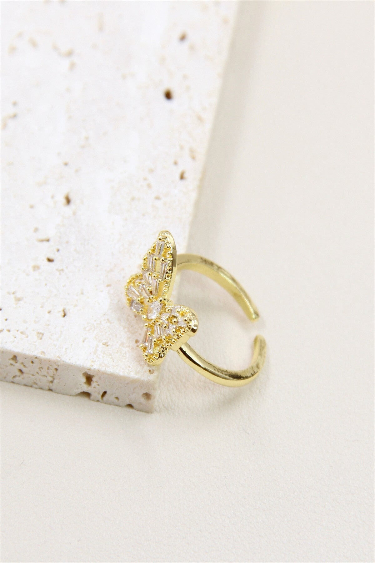 Bague Ajustable Papillon Ornée de Strass en Acier Inoxydable dorée