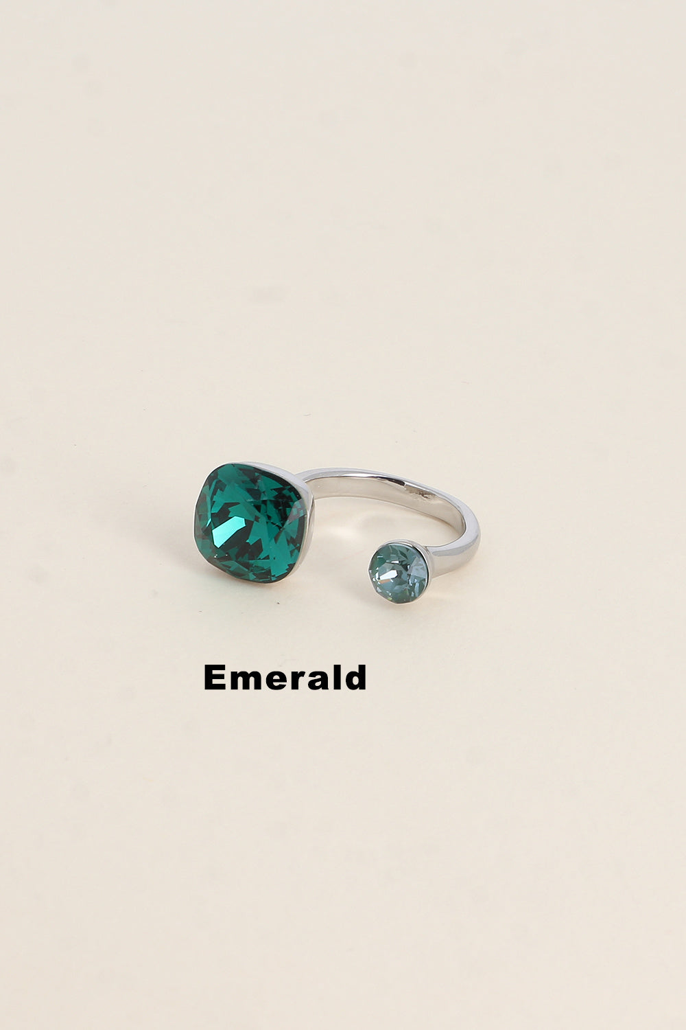 Bague Beata argentée - ornée de 2 cristaux de Swarovski® VERT SAPIN