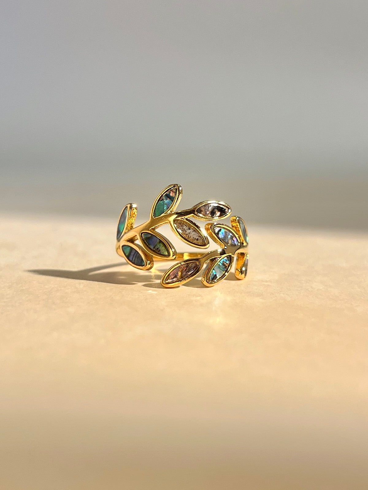 Bague feuille ajustable en acier inoxydable avec nacre irisée