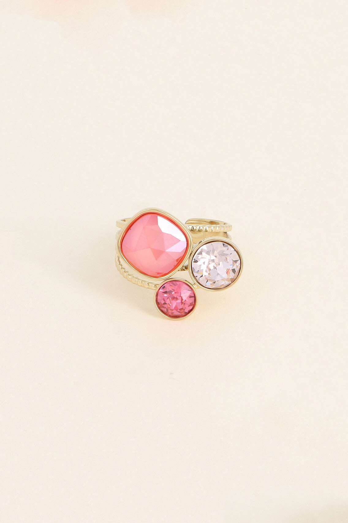 Bague trilogie dorée ornée de cristaux de Swarovski® CORAIL