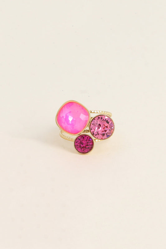 Bague trilogie dorée ornée de cristaux de Swarovski® magenta