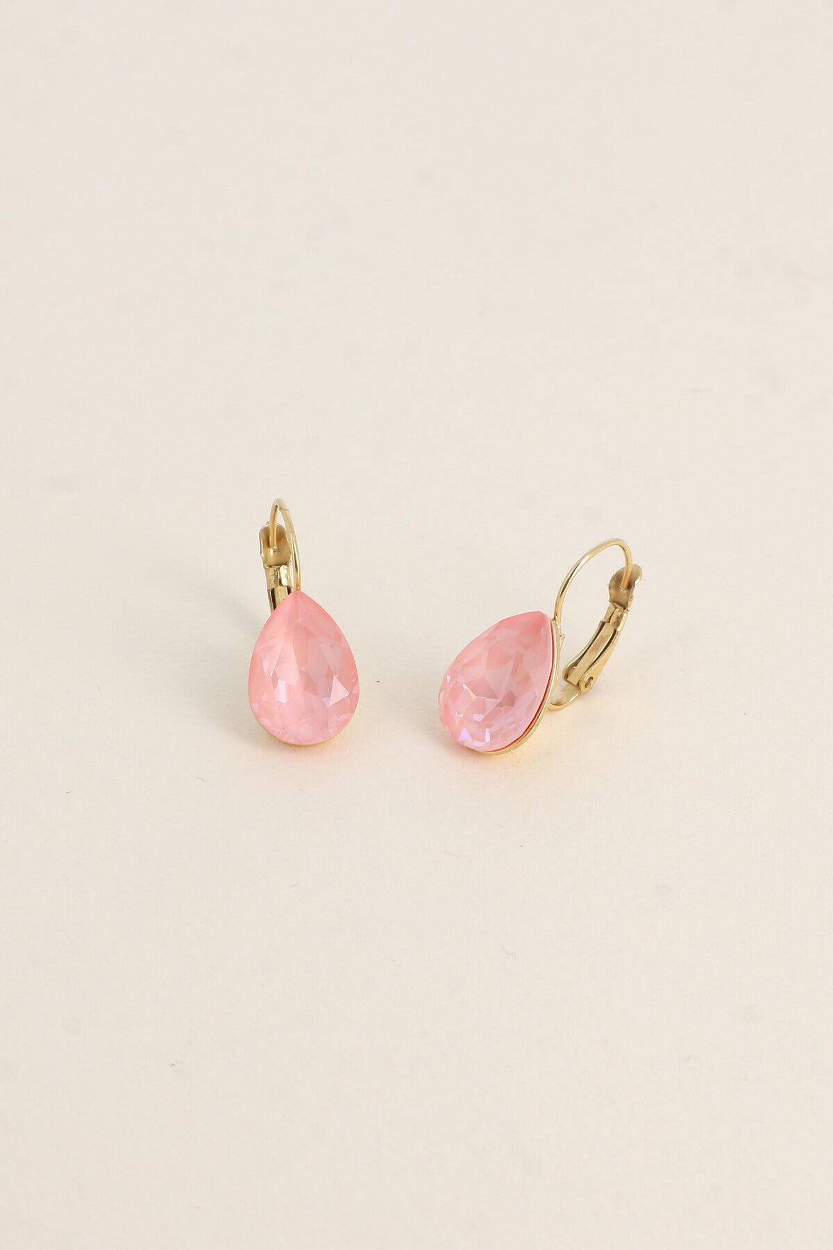 Boucles dormeuses Bertille dorées - goutte - ornées de cristaux de Swarovski® BLUSH