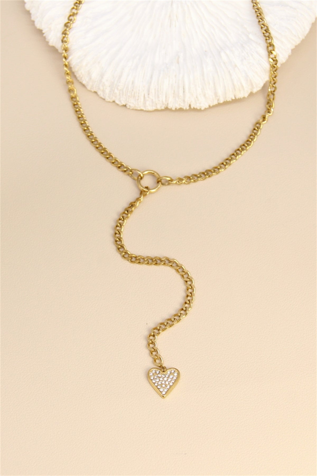 Collier doré en Y – Chaîne épaisse & pendentif cœur strassé