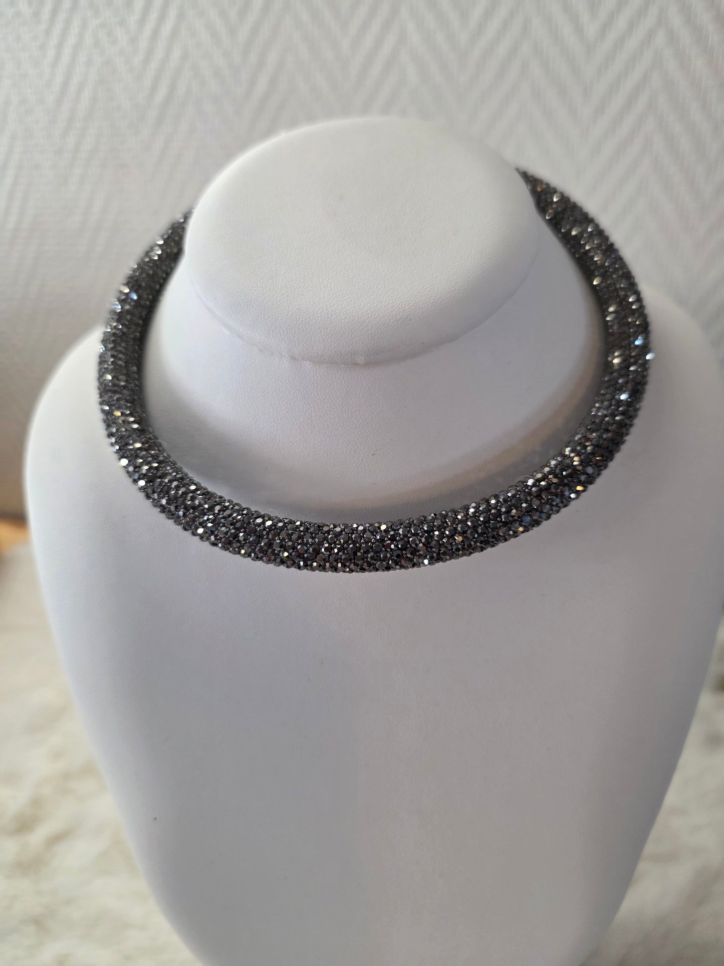 COLLIER NACERA NOIR