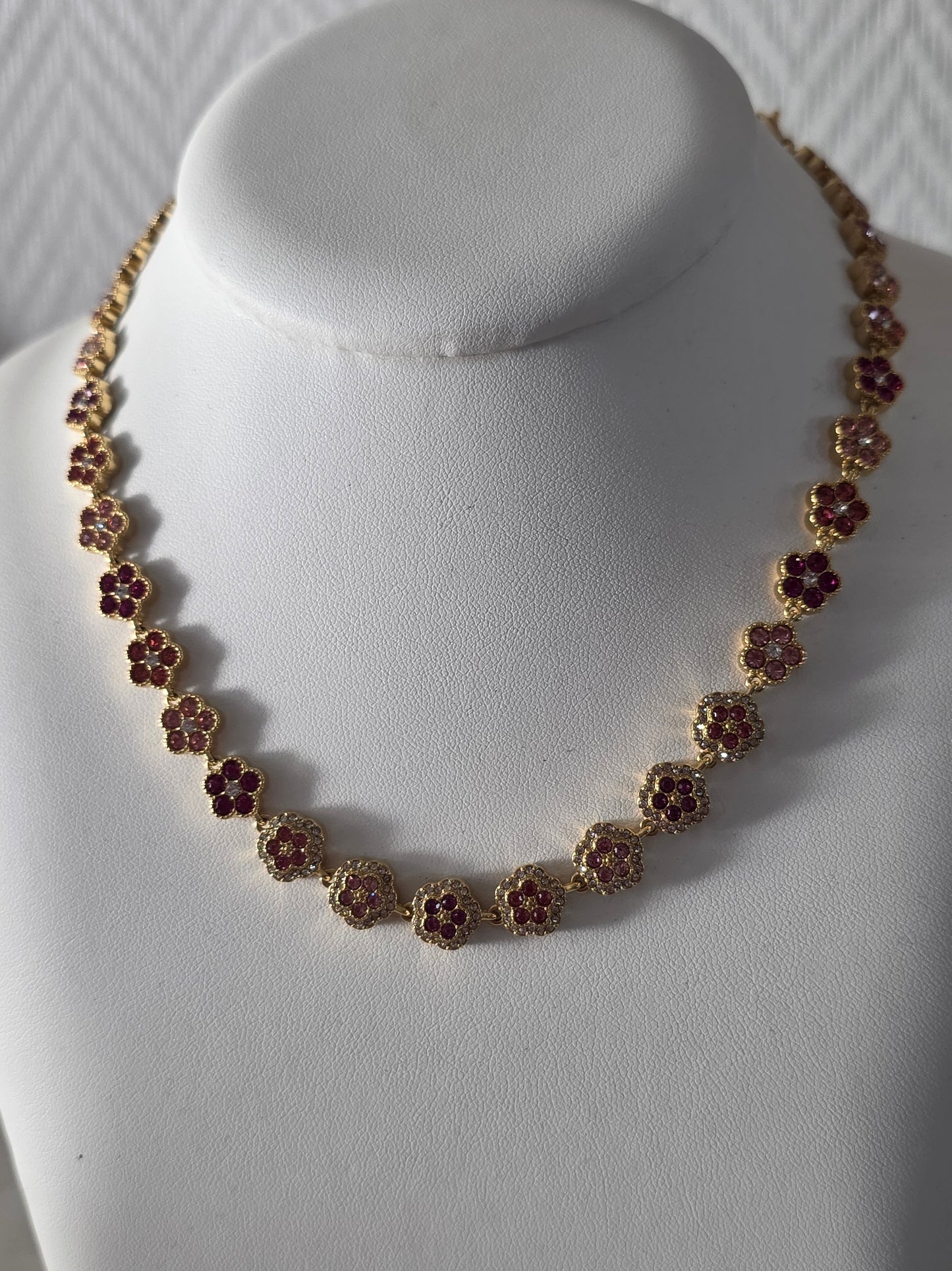 COLLIER MURIEL ROSE