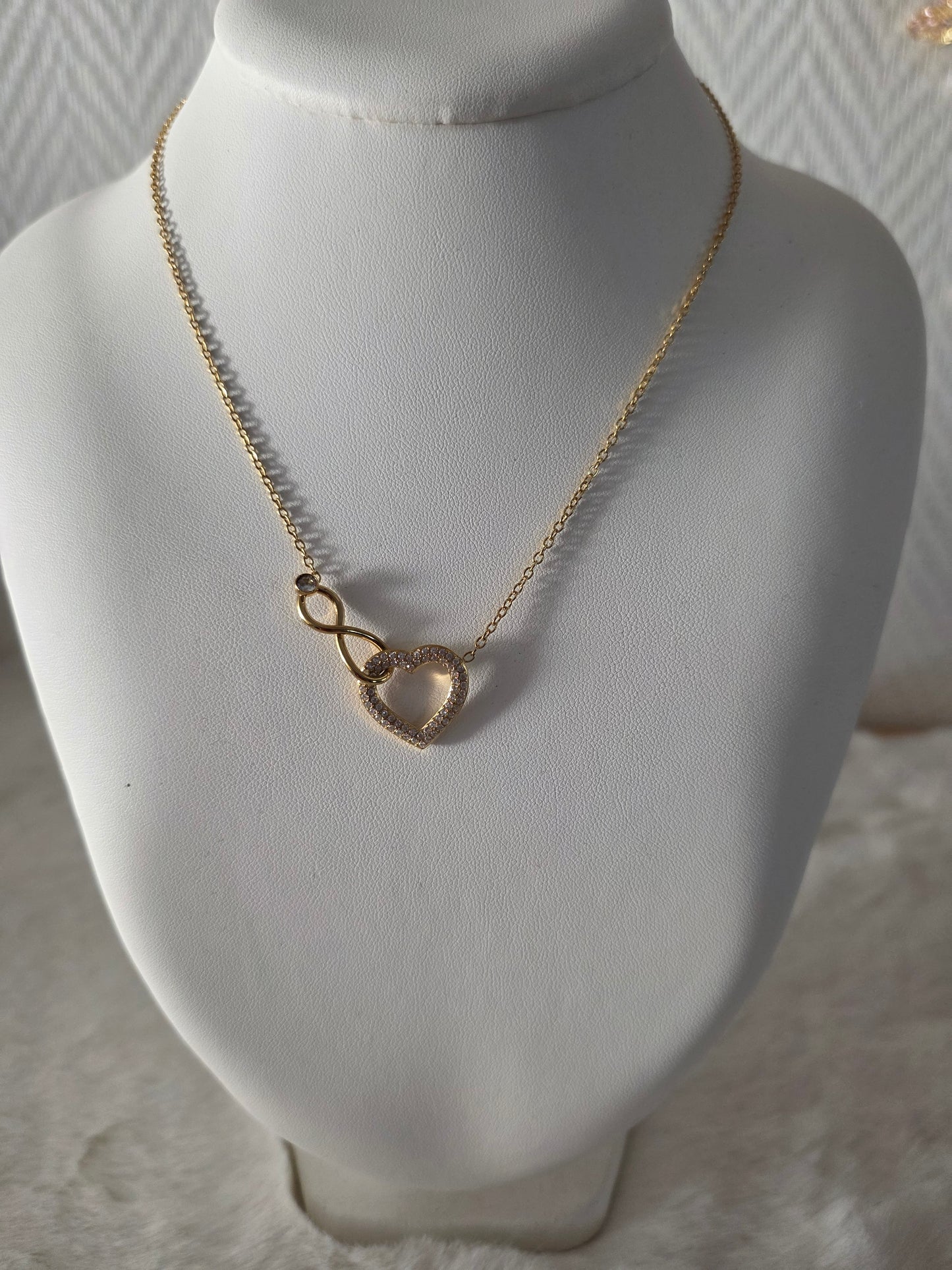 COLLIER LOVE DORE