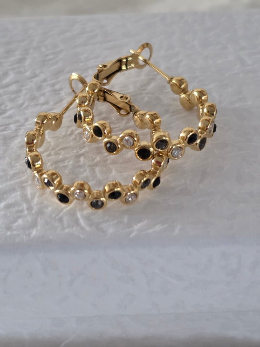 BOUCLES D'OREILLES KIMI BLANCHES ET NOIRES